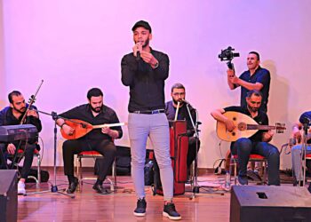 مصطفى رياض مصطفى شاعر وكاتب مصري