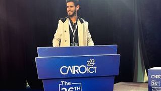 طالب بكلية هندسة يدهش حضور مؤتمر cairo ICT العالمي الافريقي