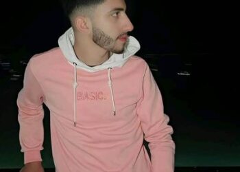 خبير السوشيال ميديا علي فوزي يحذر من نشر المستندات الشخصية