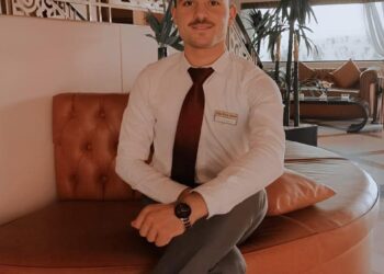 يعتبر محمد منير محمدخبير التسويق الإلكتروني ومؤسس شركة Mohamed Mounir Marketing للدعاية والإعلان