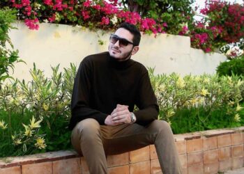 بيشو اشرف اشهر فنان تشكيلى و مصور فى مصر يستعد للعالمية من خلاص معرضة  الشهر المقبل