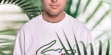 من هو الفنان إبراهيم حماقي